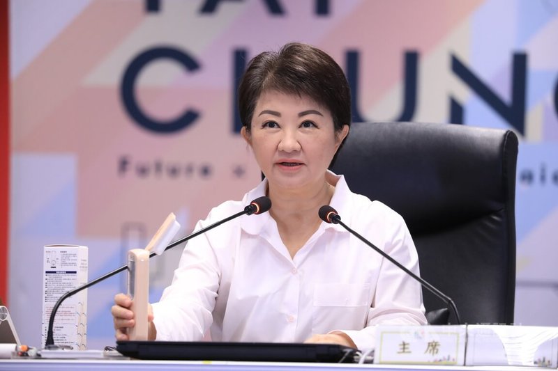 國慶晚會9日晚間將在台中市圓滿戶外劇場舉行，台中市長盧秀燕7日在市政會議公布，民眾可於當天下午4時30分起免費排隊進場。中央社記者郝雪卿攝  114年10月7日