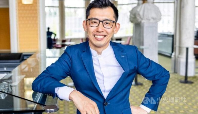 台灣旅歐指揮林勤超（圖）即將上任奧地利肯恩特交響樂團交響樂團首席指揮，10月9日開季音樂會「不忘本」，特別帶去台灣前輩作曲家蕭泰然「福爾摩沙的天使」，林勤超表示，「這首樂曲有我台灣文化根源的情感深度」。（林勤超提供，Weichselbraun, Kleine Zeitung拍攝 ） 中央社記者趙靜瑜傳真  114年10月7日