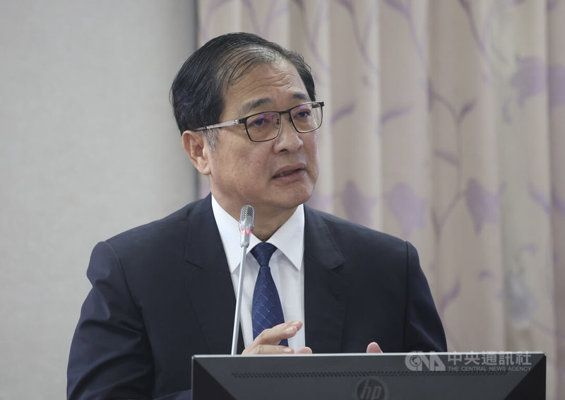 法務部長鄭銘謙（圖）8日在立法院司法及法制委員會表示，全國實施科技監控案件現為245件。中央社記者劉世怡攝  114年10月8日