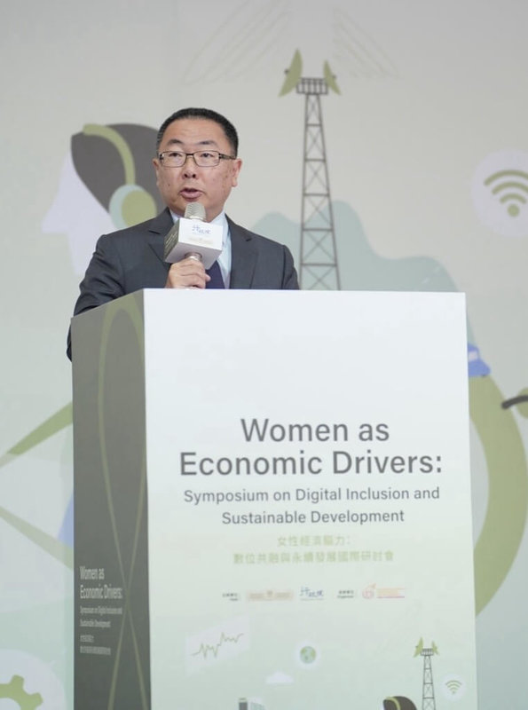 行政院8日舉辦「女性經濟驅力：數位共融與永續發展國際研討會」，行政院政務委員林明昕致詞時指出，台灣應持續在亞洲展現性別平等標竿地位，將經驗轉化為具體行動策略。（行政院提供）中央社記者賴于榛傳真　114年10月8日