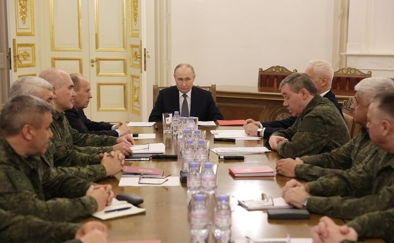 俄羅斯總統蒲亭7日與俄高階指揮官會談。（圖取自克里姆林宮網站kremlin.ru）