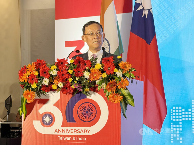 駐印度代表處8日晚間在新德里舉辦國慶酒會。駐印度代表陳牧民表示,台灣和印度關係30年來有長足進步,期盼印度更認識台灣,促使兩國關係持續成長。中央社記者李晉緯新德里攝 114年10月9日