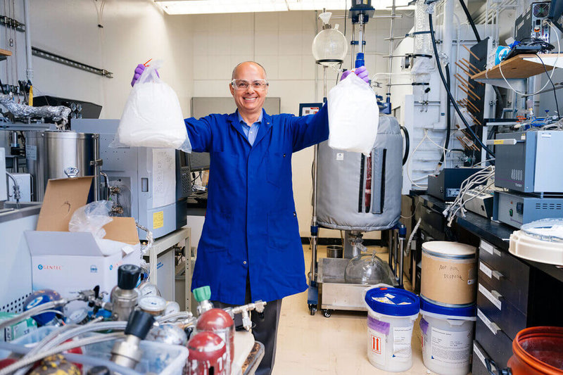 美國加州大學柏克萊分校化學教授亞基（Omar M. Yaghi）因「金屬有機框架」（MOFs）領域的開創性研究，獲得2025諾貝爾化學獎。（UC Berkeley提供）中央社記者張欣瑜舊金山傳真　114年10月9日