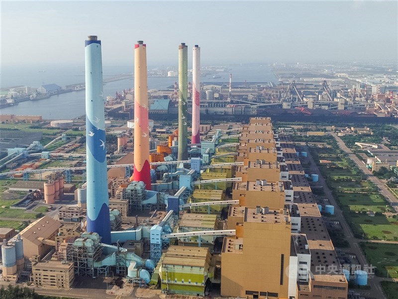 台中高等行政法院銷台中發電廠(圖)水污罰鍰。(中央社檔案照片)