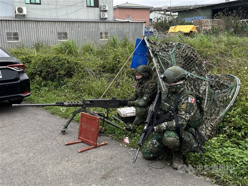 圖為砲兵戰備部隊桃園實施立即備戰操演。（中央社檔案照片）