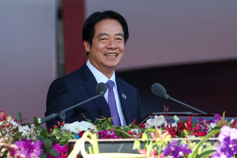 總統府前國慶大會10日登場,總統賴清德以「前進的力量,六大關鍵力」貫串核心元素發表演說。中央社記者王騰毅攝 114年10月10日