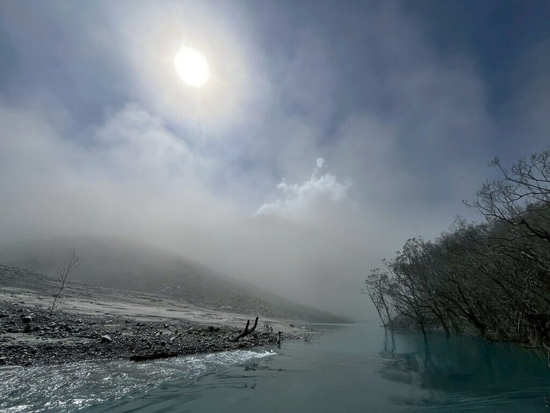 花蓮馬太鞍溪上游堰塞湖湖區崩坍、土方崩落及淤沙現況。(林業保育署花蓮分署提供)中央社記者張祈傳真 114年10月11日