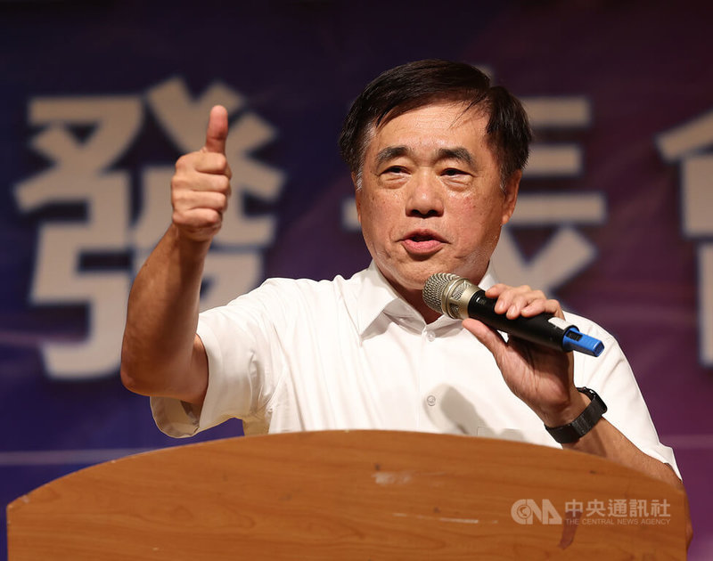 中國國民黨黨主席選舉候選人政見發表會12日在台北市議會B1禮堂登場,候選人郝龍斌(圖)向現場黨員發表政見,說明理念。中央社記者張新偉攝 114年10月12日