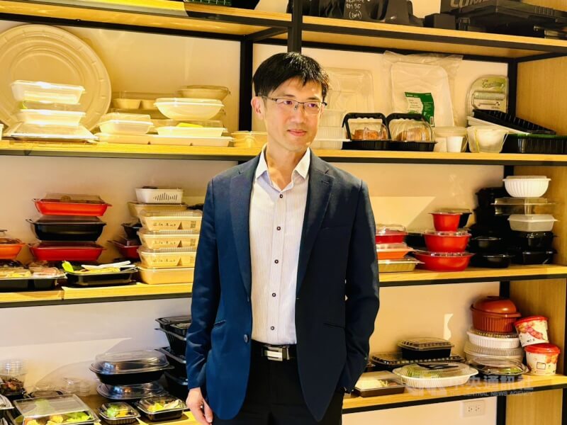 金元福包裝總經理郭哲宏說,面對美國對等關稅衝擊,公司的因應措施並非僅止於短期成本管控,而是將危機視為永續轉型的契機。中央社記者林孟汝攝 114年10月13日