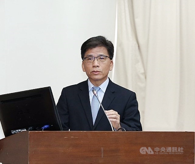 外界關注台灣是否有發行穩定幣需求,金管會主委彭金隆13日表示,推測如果現實資產(RWA)代幣化愈來愈普遍,或成為國內支付,新台幣穩定幣還是有存在空間。(中央社檔案照片)