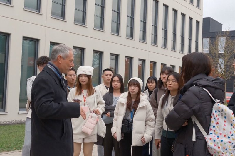 高市府推動「青年百億海外圓夢基金計畫-新創原動力」德國見學團,15名高雄青年已飛抵德國慕尼黑,展開2週新創學習之旅;行程結合學術研習、實務交流與文化體驗等。(高雄市青年局提供)中央社記者林巧璉傳真 114年10月14日
