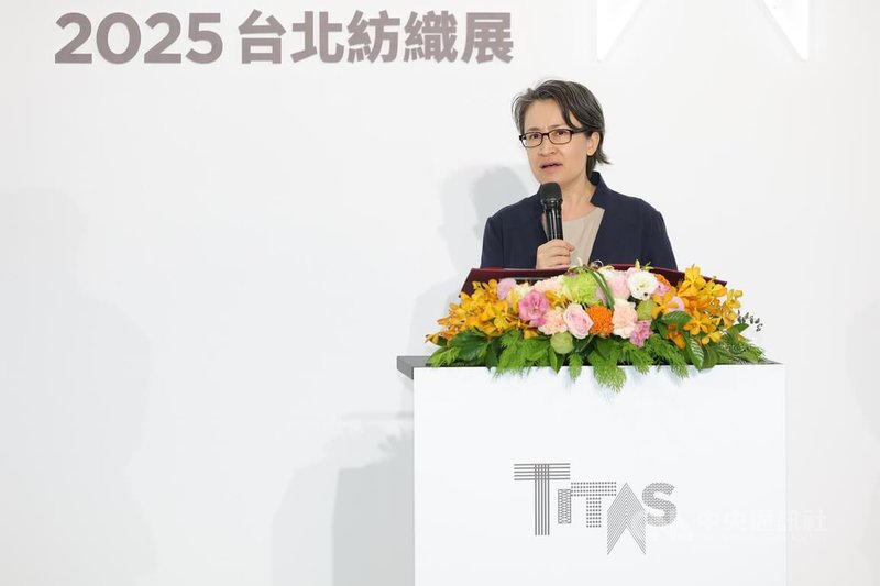 2025台北紡織展開幕典禮14日上午於台北南港展覽館1館盛大展開,副總統蕭美琴(圖)出席致詞分享她在國慶晚宴上的服裝亦是台灣機能布料。中央社記者翁睿坤攝 114年10月14日