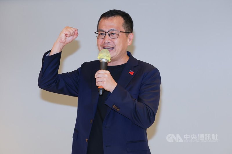 國民黨主席候選人羅智強(圖)14日在台北舉行「我們都是挺強的」記者會,他強調心中有堅強的信念、自信心想替國民黨開創未來,相信黨員的智慧、會看到羅智強的好,並票投羅智強。中央社記者謝佳璋攝 114年10月14日