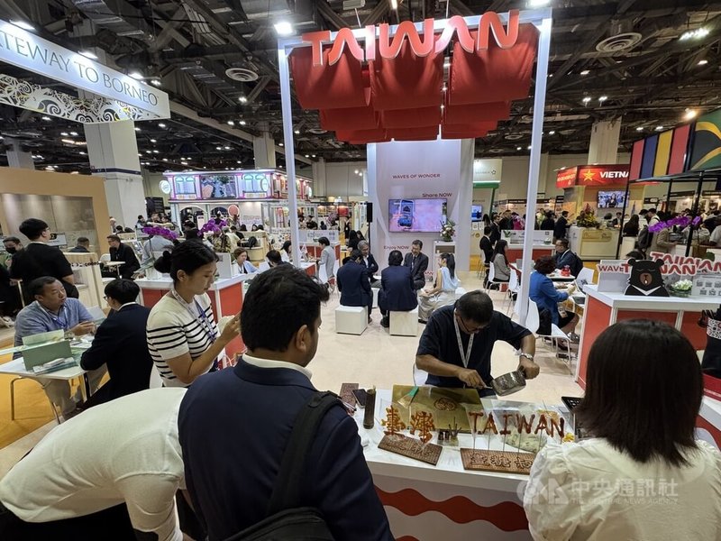 亞洲國際旅遊展(ITB Asia)在新加坡登場,觀光署率領多家業者設館參加,爭取更多獎勵旅遊及國際會議落地台灣。中央社記者吳昇鴻新加坡攝 114年10月15日