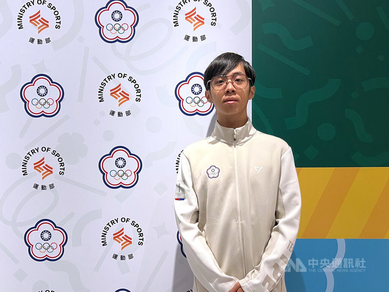 電競首度成為亞洲青年運動會比賽項目之一,台灣「快打旋風6」新星Ugang(陳又綱)(圖)15日出席亞青運授旗儀式時表示,目標是攜手隊友一起登上頒獎台。中央社記者陳容琛攝 114年10月15日
