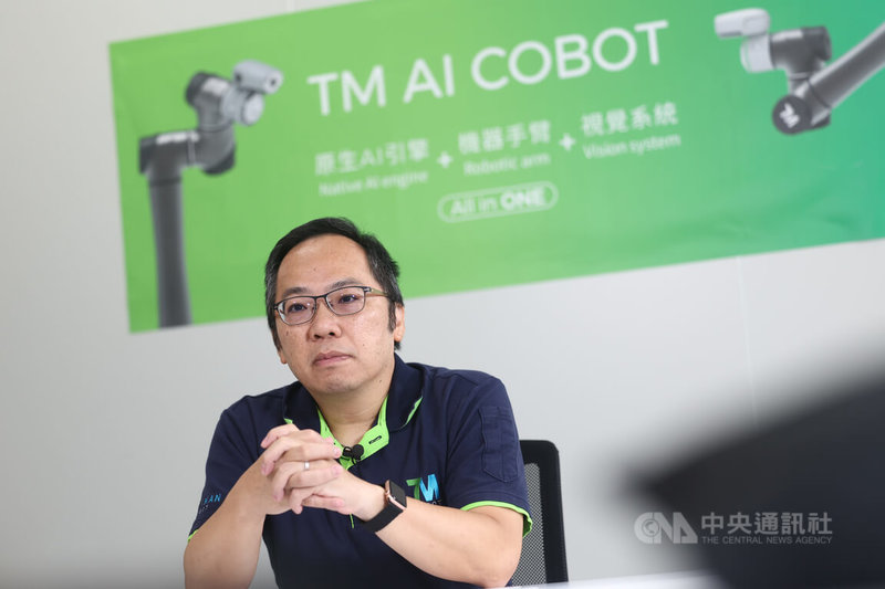達明視覺應用事業處處長黃鐘賢(圖)接受中央社專訪表示,達明軟體部隊專門研發設計視覺軟體系統,提前布局人工智慧視覺技術,大幅提升協作機器人附加價值。中央社記者王騰毅攝 114年10月15日