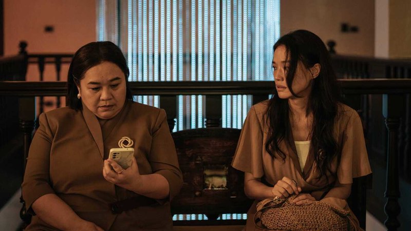 影后舒淇（右）和鍾欣凌（左）在新劇「回魂計」中精彩飆戲，讓觀眾狂讚「反轉再反轉、完全意想不到！」（Netflix提供）中央社記者洪素津傳真　114年10月15日