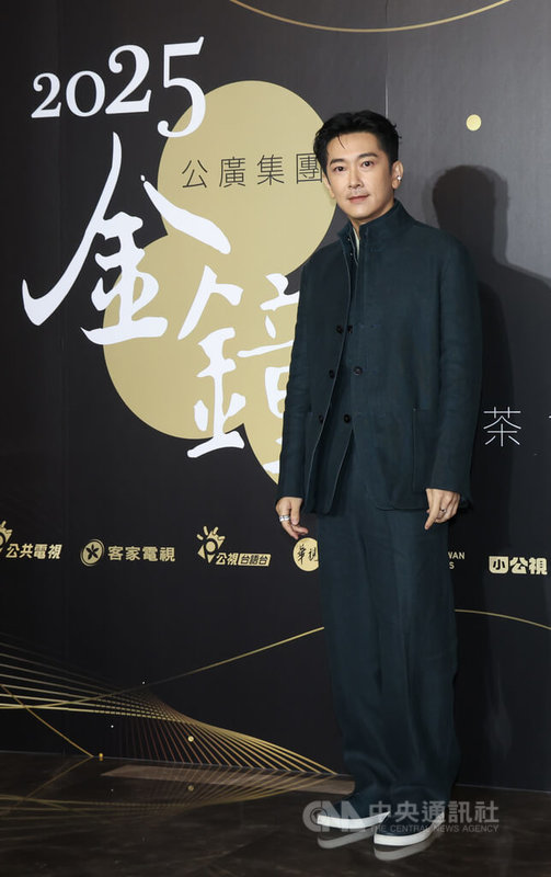 演員施名帥(圖)以戲劇「愛作歹」入圍第60屆金鐘獎迷你劇集男配角獎,15日開心出席公廣集團金鐘入圍茶會,已連續4年參加金鐘的他開心表示不會膩。中央社記者張新偉攝 114年10月15日
