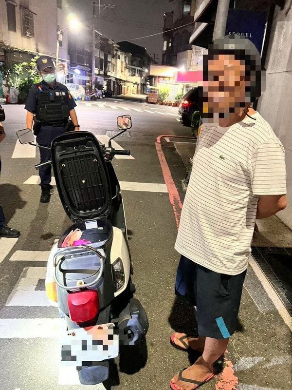 台南市王姓男子疑交易毒品,15日凌晨攜毒騎車途經北區遭警攔查,當場查獲1包安非他命。(台南市警察局提供)中央社記者張榮祥台南傳真 114年10月15日