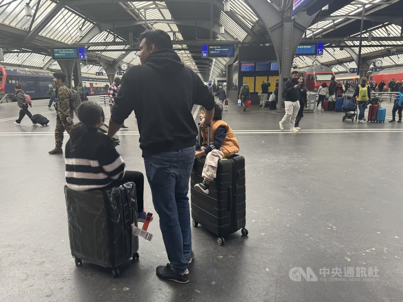 瑞士國鐵企業白皮書中,明定目標是讓全家搭乘火車變得更簡單、更舒適。因照顧好小乘客,未來才會有更多乘客。中央社記者郭芳君蘇黎世攝 114年10月16日
