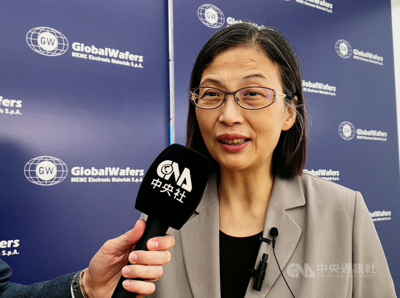 環球晶董事長徐秀蘭15日出席在北義諾瓦納舉行的12吋晶圓新廠開幕典禮,她接受中央社專訪時,盛讚義大利團隊工作紀律與執行效率都很好。中央社記者黃雅詩諾瓦納攝 114年10月16日