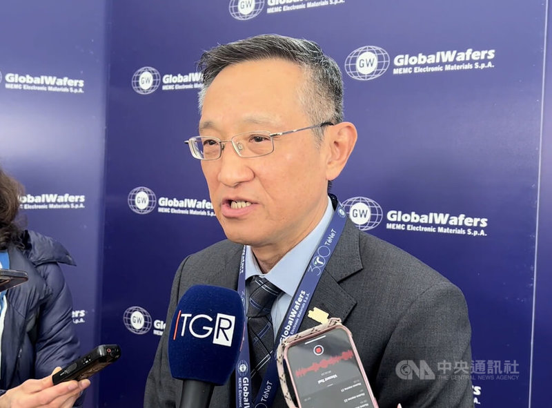 駐義代表蔡允中15日出席環球晶北義新廠開幕式時表示,他十分看好台灣在義大利投資前景,相信未來會有更多重要投資案。中央社記者黃雅詩諾瓦納攝 114年10月16日