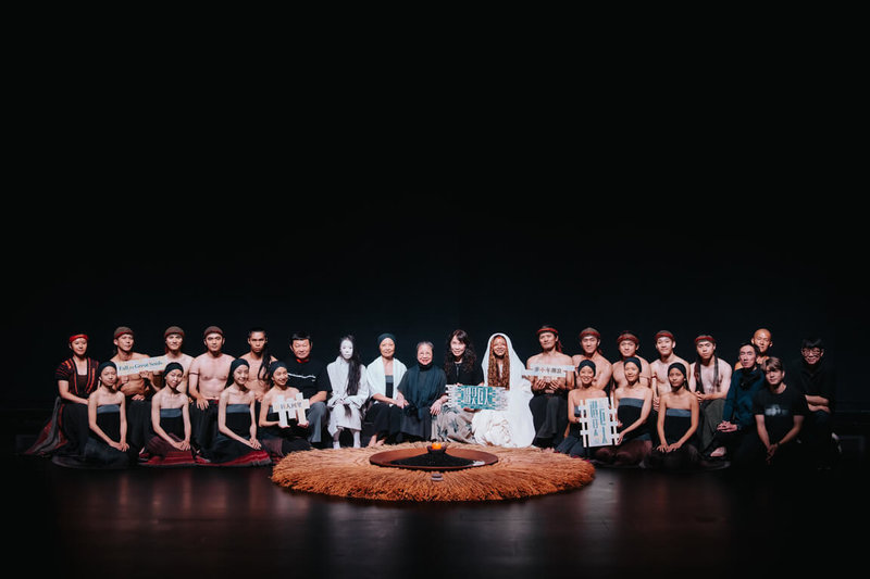 無垢舞蹈劇場17日在台中國家歌劇院大劇院舉行作品「潮」彩排記者會，18日將在大劇院正式搬演。（台中國家歌劇院提供）中央社記者郝雪卿傳真  114年10月17日