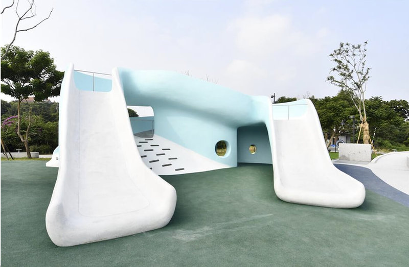 彰化縣政府與台灣設計研究院合作,在八卦山打造的「天空遊戲場」已於日前試營運,設計概念以雲朵及灰面鵟鷹為靈感。(彰縣府提供)中央社記者吳哲豪傳真 114年10月17日