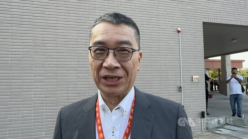 民進黨主席賴清德18日到雲林縣與當地黨公職人員座談,黨秘書長徐國勇(圖)場外受訪時表示,民進黨對於每個縣市都審慎以對,對選舉態度只有「贏!」中央社記者姜宜菁攝 114年10月18日