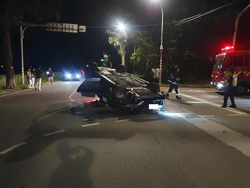 51歲張姓男子17日酒後開車,行經金門縣金湖鎮環島北路二段近玉環路口前,違規逆向超車撞擊對向翁姓女騎士,導致翁女傷重不治,張男訊後遭金門地檢署依涉犯酒後駕駛動力交通工具致人於死等罪嫌聲押獲准。(金門縣警察局金湖分局提供)中央社記者張已亷傳真 114年10月19日