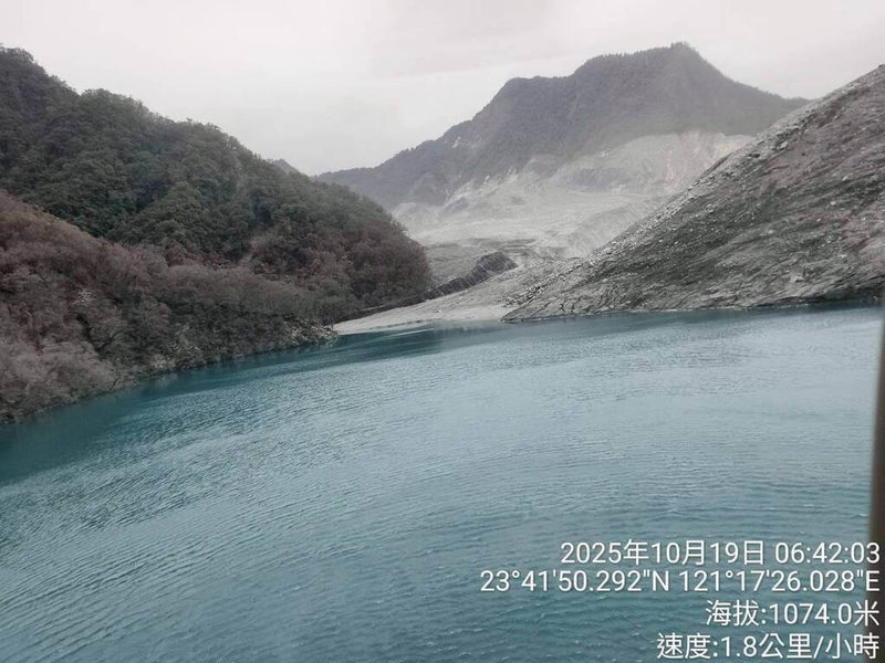 馬太鞍堰塞湖目前水位穩定,林保署花蓮分署與日方合作,在上游投置水位計,每10分鐘監測水位變化。(林保署花蓮分署提供)中央社記者李先鳳傳真 114年10月19日