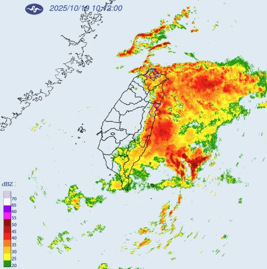 中央氣象署19日上午針對花蓮縣發布大雷雨即時訊息與山區暴雨之溪水暴漲災防告警訊息,示警區域包括花蓮市、新城鄉、吉安鄉、秀林鄉等地。(圖取自中央氣象署網頁cwa.gov.tw)
