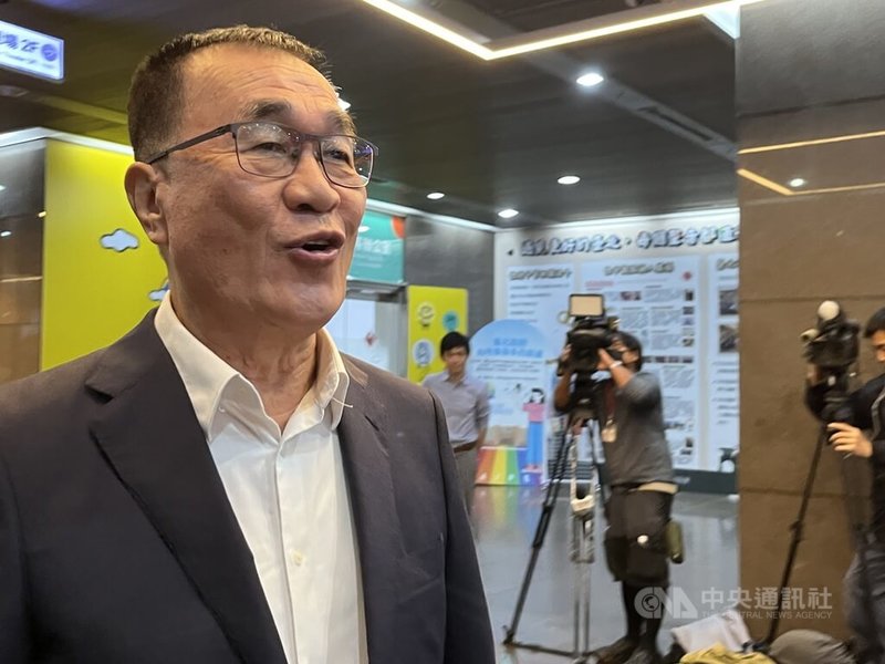 輝達(NVIDIA)台灣總部是否進駐北士科T17、T18基地進入倒數,新壽盼與輝達談。台北市副市長李四川(左)20日接受媒體聯訪時說,市府跟輝達在看未曝光基地,等輝達確定後對外宣布。中央社記者楊淑閔攝 114年10月20日
