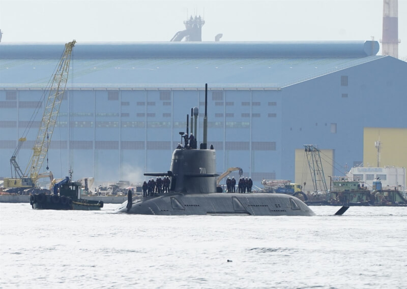 圖為今年7月海鯤艦進行第3次海試。(中央社檔案照片)