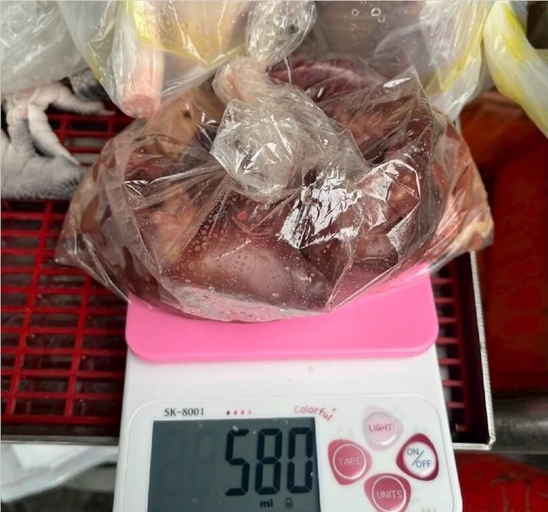 台北市衛生局20日發布114年第3季生鮮畜禽肉品(含蛋)抽驗結果,共抽驗91件,結果有2件雞肝檢出動物用藥殘留超標,其中1件殘留值達標準的12倍。(台北市衛生局提供)中央社記者楊淑閔傳真 114年10月20日