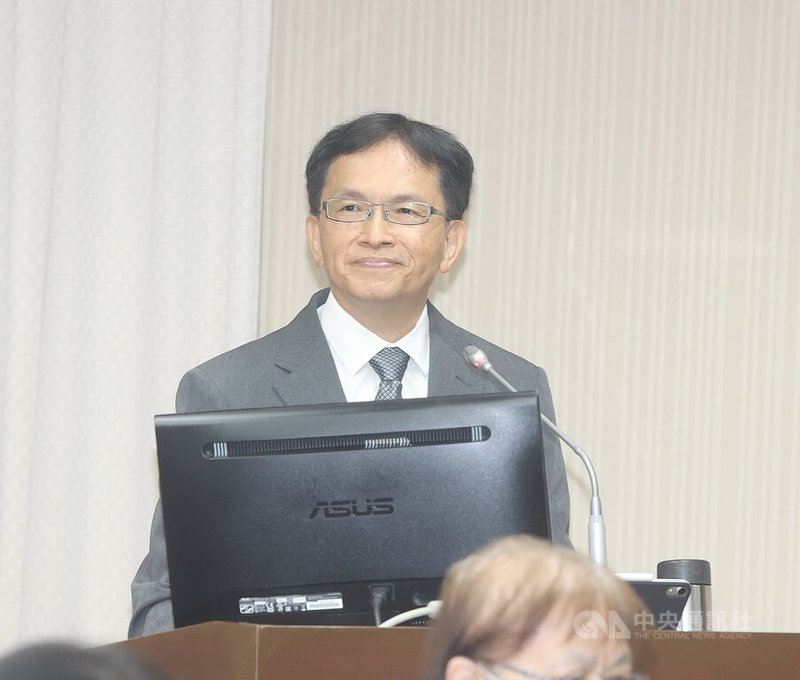 立法院交通、教育文化委員會聯席會議20日審查行政院提名國家通訊委員會(NCC)委員人事案。NCC主委被提名人蔣榮先(圖)表示,將堅持與執政黨、在野黨保持政治等距,獨立行使職權。中央社記者郭日曉攝 114年10月20日