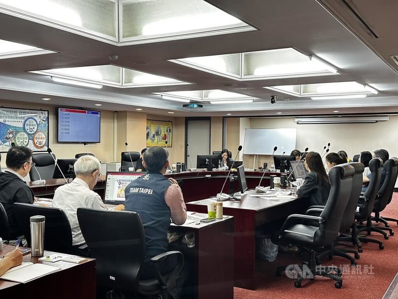 台北市產業發展局等單位21日列席北市議會委員會備詢,民進黨議員質詢輝達台灣總部選址進度。產發局回應,花博地底可能有文物將著手調查,不管輝達是否進駐,花博園區預定在2031年規劃重新使用。中央社記者劉建邦攝 114年10月21日
