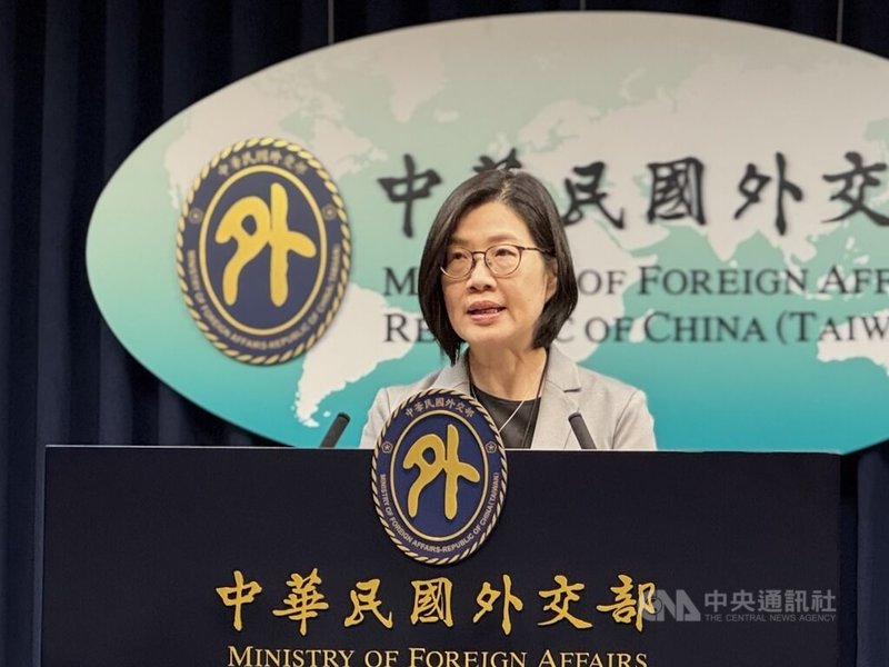 外交部21日舉行例行記者會，北美司長王良玉（圖）進行業務簡報並回答媒體提問。中央社記者楊堯茹攝 114年10月21日