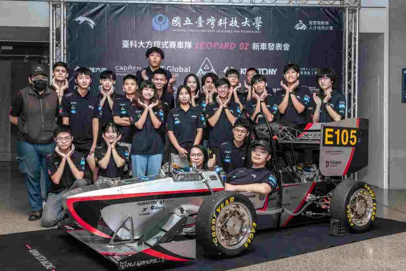 台灣科技大學方程式賽車隊推出第2代電動賽車,大幅提升操控性能與穩定性,車隊預計12月出征FSAE-A澳洲聯賽,為台灣爭取榮耀。(台科大提供)中央社記者許秩維傳真 114年10月21日