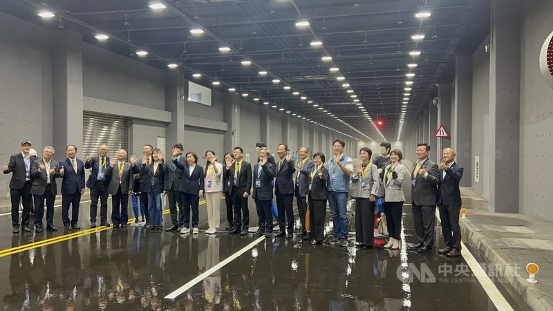 財團法人車輛中心21日舉辦智慧車電自駕車場域啟用儀式,車輛中心指出,未來可提供各式載具在超大豪雨等情境下,執行最高時速110公里的自動駕駛驗證測試。中央社記者吳哲豪彰化攝 114年10月21日