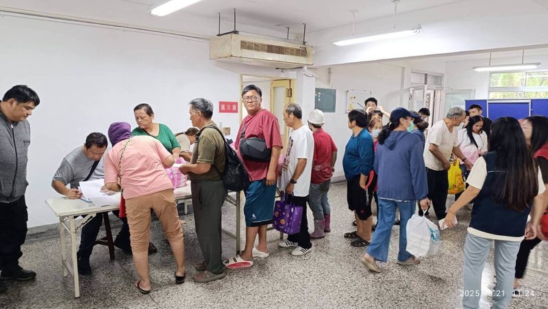 亞泥22日表示,因應太魯閣燕子口堰塞湖紅色警報啟動,亞泥花蓮廠依據今年3月與花蓮秀林鄉公所簽署的「救災支援協訂」,啟動災害應變機制,開放員工宿舍作為臨時收容場所,自20日起協助安置富世村67名居民。(亞泥提供)中央社記者何秀玲傳真 114年10月22日