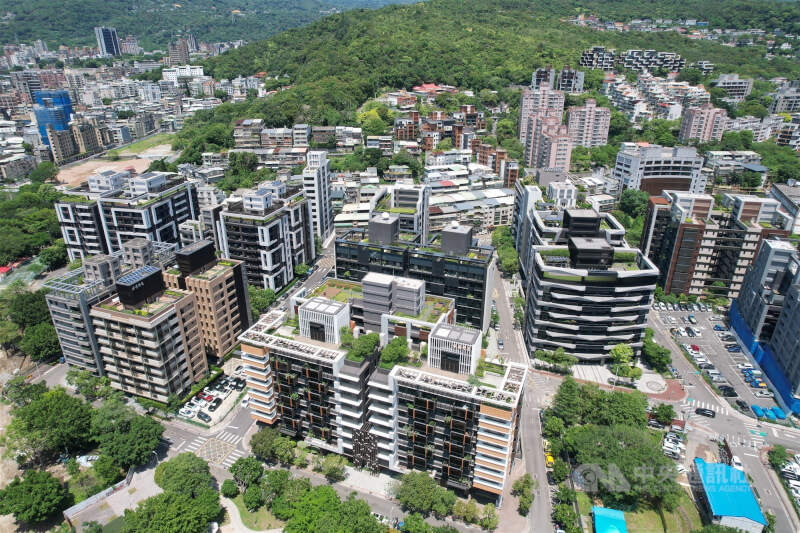 圖為台北市北投奇岩重劃區房屋。(中央社檔案照片)