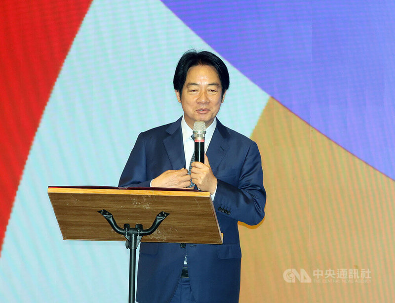 總統賴清德(圖)23日下午在台北出席「2025亞太循環經濟論壇暨熱點閉幕式」,致詞時表示,台灣不僅願意實踐循環經濟,也願意向國際分享相關經驗。中央社記者郭日曉攝 114年10月23日