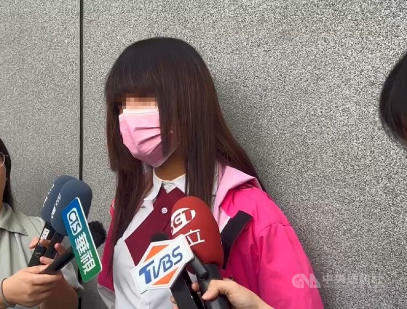 無義消身分的許姓男子YUKI(圖)協助急救溺斃童惹議,檢方偵辦後因他案認定涉偽造文書罪起訴。他23日受訪時表示,因有前科無法申請良民證,才未依循正規管道考取證照,但救人是他的天職,對救護還是很有熱忱。中央社記者蘇木春攝 114年10月23日