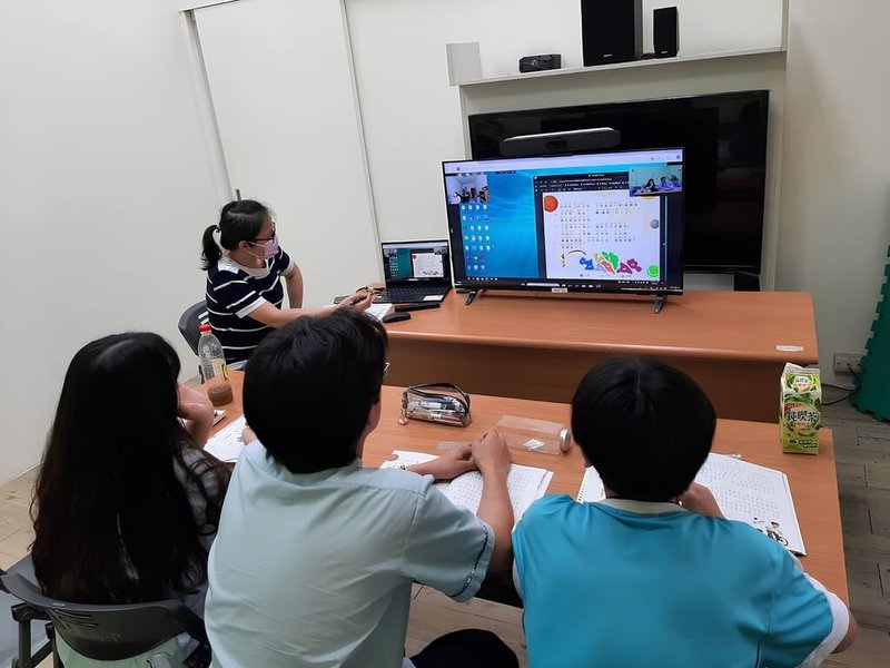 教育部24日發布新聞稿,113學年度有79校2735名高中學生參與本土語文直播共學。圖為台南市新營高中共學情形。(教育部提供)中央社記者陳至中台北傳真 114年10月24日