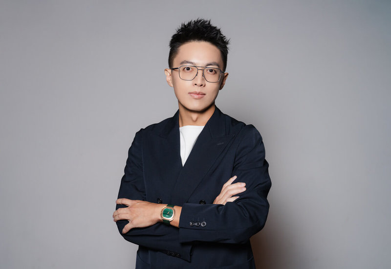 導演林君陽(圖)打造「我們與惡的距離」的宇宙,其他熱門作品還有「茶金」、「人選之人—造浪者」等,24日他宣佈加盟唱片經紀公司,更表示期待能有新鮮的嘗試。(華研國際提供)中央社記者洪素津傳真 114年10月24日