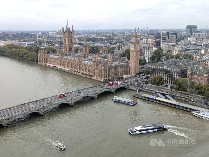 英國國會共諜疑雲持續延燒,國會「國家安全戰略聯席委員會」已展開調查,27日起陸續將有官員前往國會應詢作證。圖為俯瞰國會大廈。中央社記者陳韻聿倫敦攝 114年10月25日