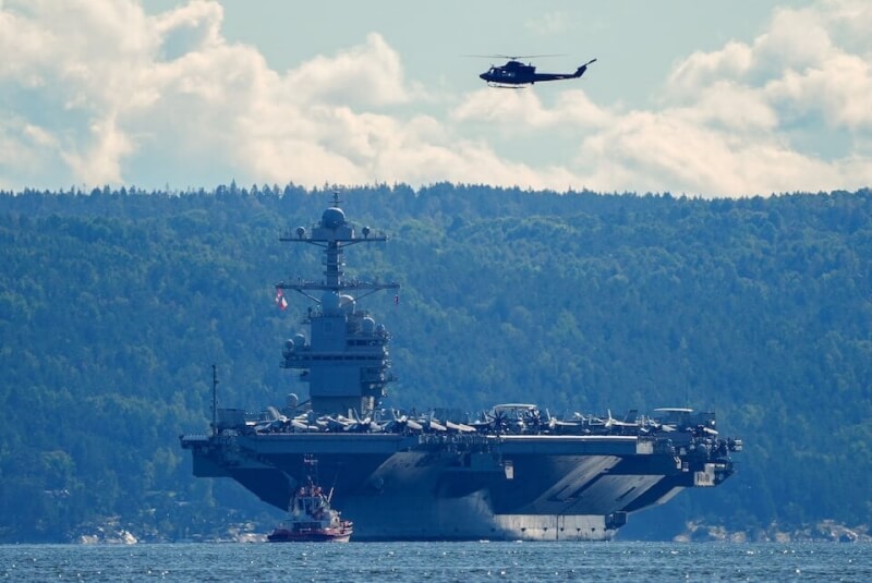 美軍福特號航艦9月17日駛離挪威奧斯陸峽灣。(NTB/Lise Aserud via 路透社)