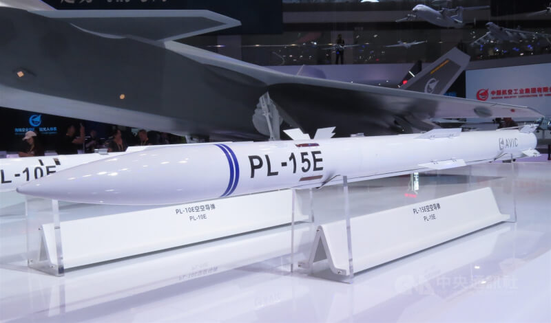 圖為2024年中國珠海航展展出的PL(霹靂)-15E。(中央社檔案照片)