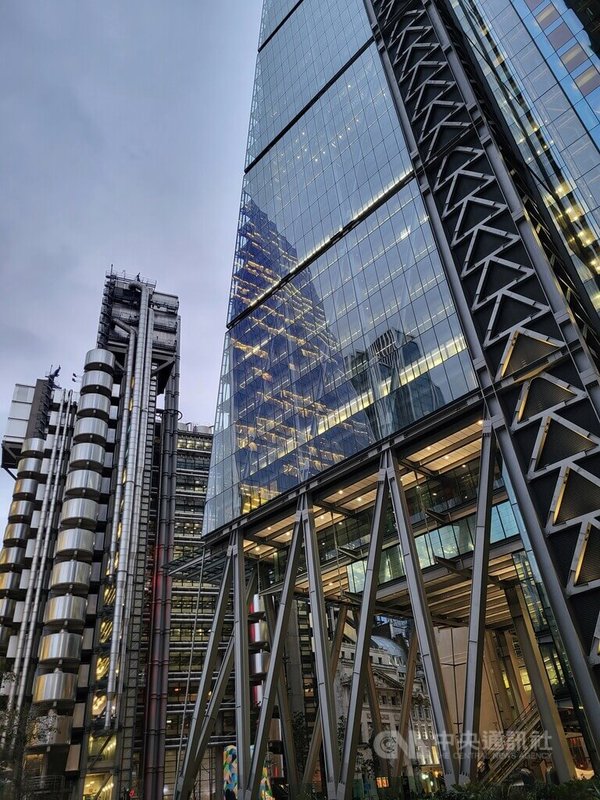 中國(含香港)資金在英國持有龐大資產,包含數座倫敦地標建築和位於金融城的摩天大樓。中央社記者陳韻聿倫敦攝 114年10月27日